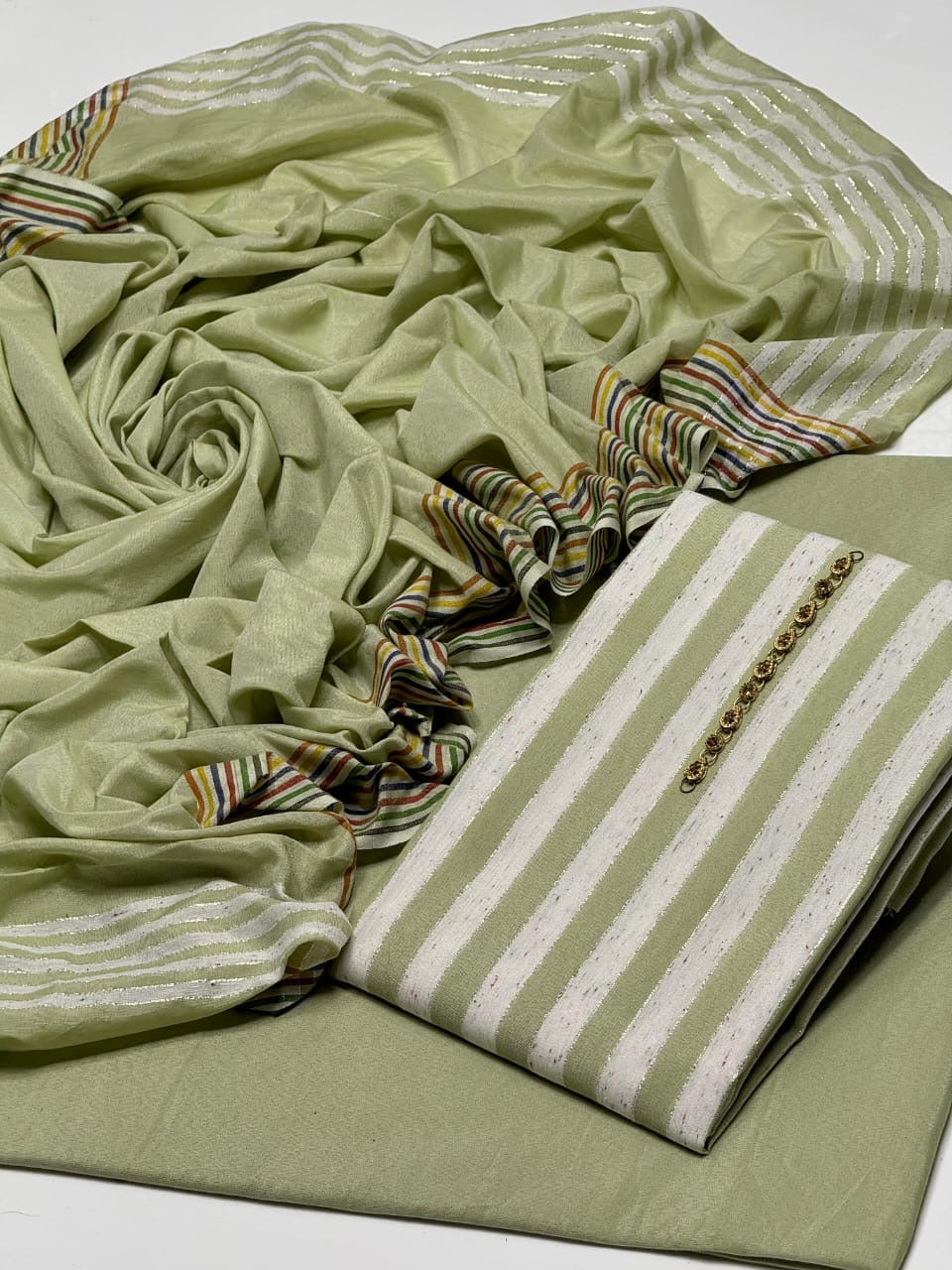 Unstitched 3 PC Royal Essence Lawn
(Light Green White)
